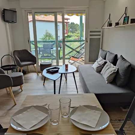 Biarritz, 4/5 Personnes * Биарриц